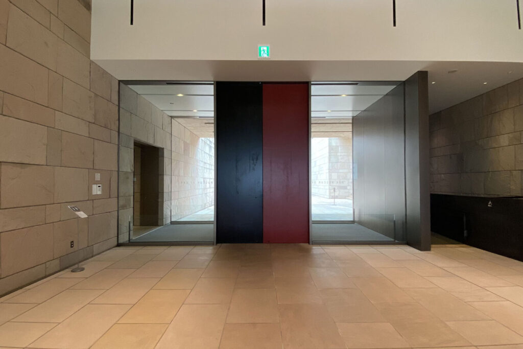 MOA美術館・うるしエントランス